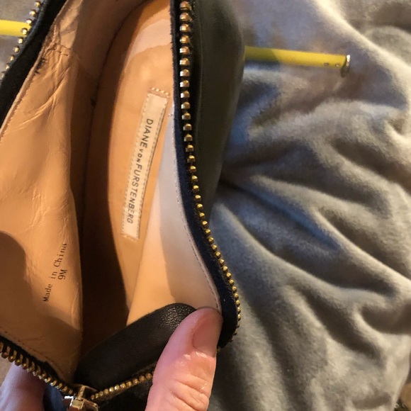 👗Diane Von Furstenburg High heel zipper booties 9 - Picture 15 of 15